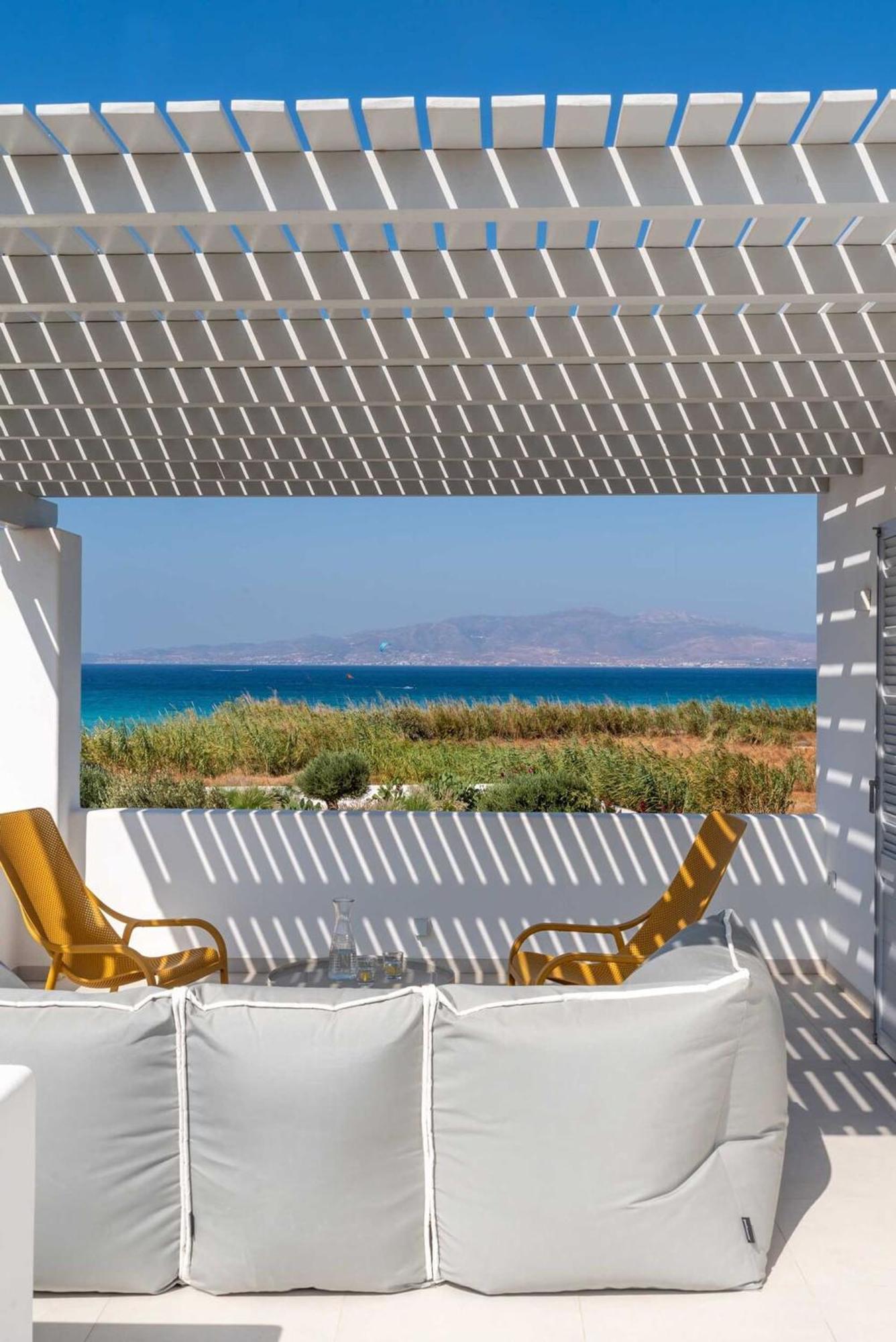 Villa Aura - Beachfront Villa With Private Pool Кастраки Экстерьер фото